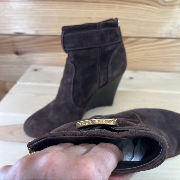 COPY - Tory Burch Adrienne Ankle Boots 7M Booties Brown Suede Leather Wedge Zip… - Picture 10 of 16